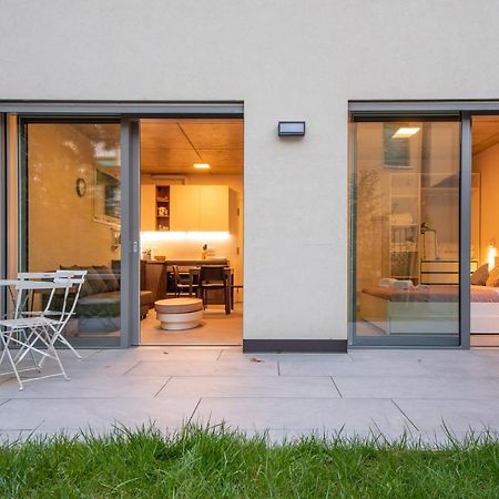 Housmart Toscana 53 Black Bologna Bagian luar foto