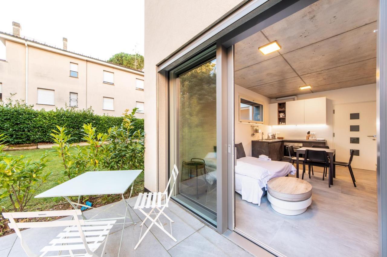 Housmart Toscana 53 Black Bologna Bagian luar foto