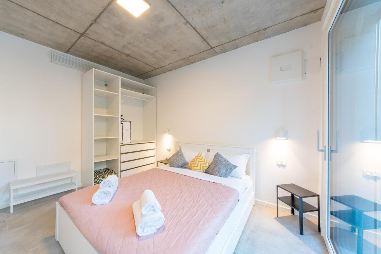 Housmart Toscana 53 Black Bologna Bagian luar foto