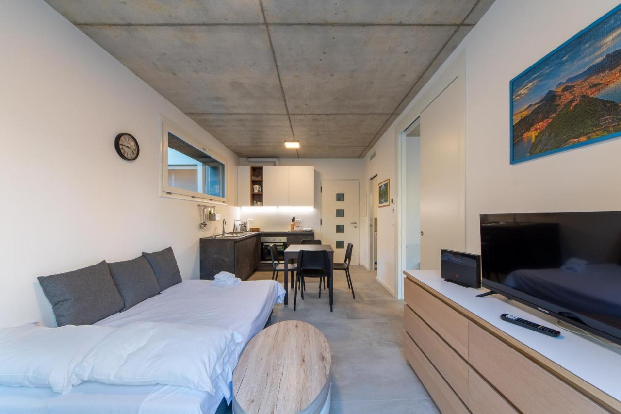 Housmart Toscana 53 Black Bologna Bagian luar foto