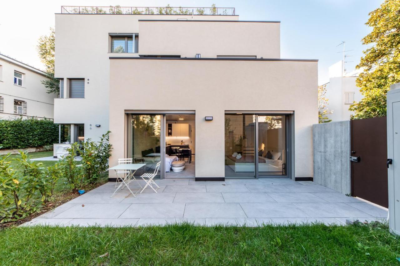 Housmart Toscana 53 Black Bologna Bagian luar foto